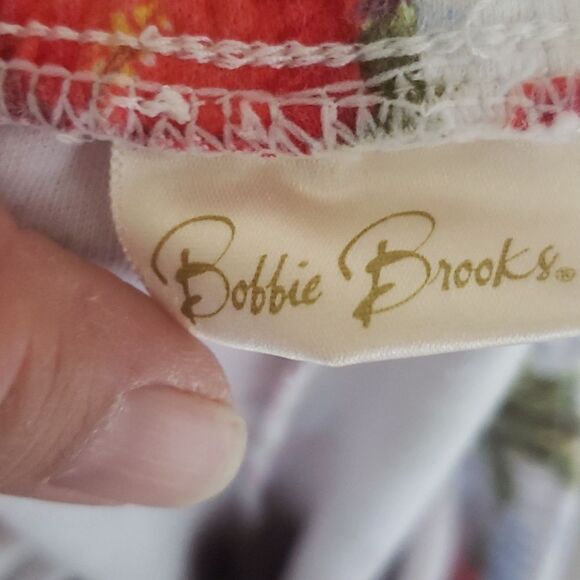 Bobby Brooks Hawaiian Stretchy Capri Pants - Picture 5 of 9